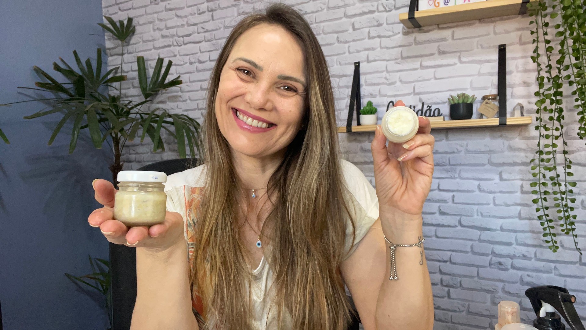 Nill Amorim com a linha completa de cosméticos naturais GAIA
